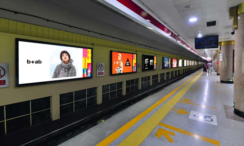 地铁12封灯箱广告-百乐博